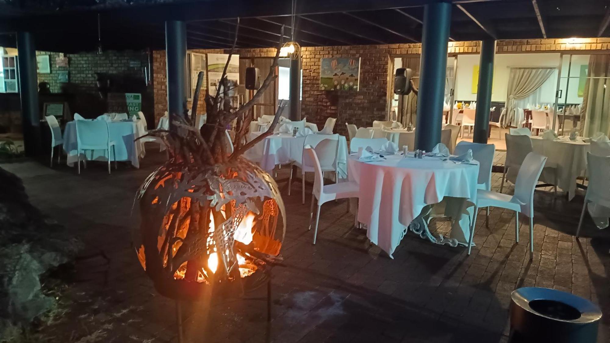 The Venue Country Hotel & Spa Pelindaba ภายนอก รูปภาพ
